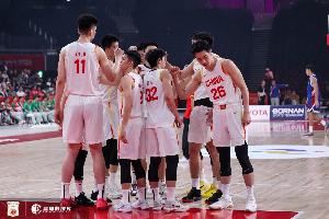 媒体人:锋线伤病困扰阵容承压 发挥内线优势严控日本3分至关重要