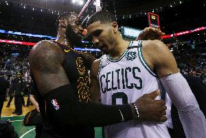 塔图姆谈詹姆斯转会76人:我为NBA感到兴奋 今年会非常有看点